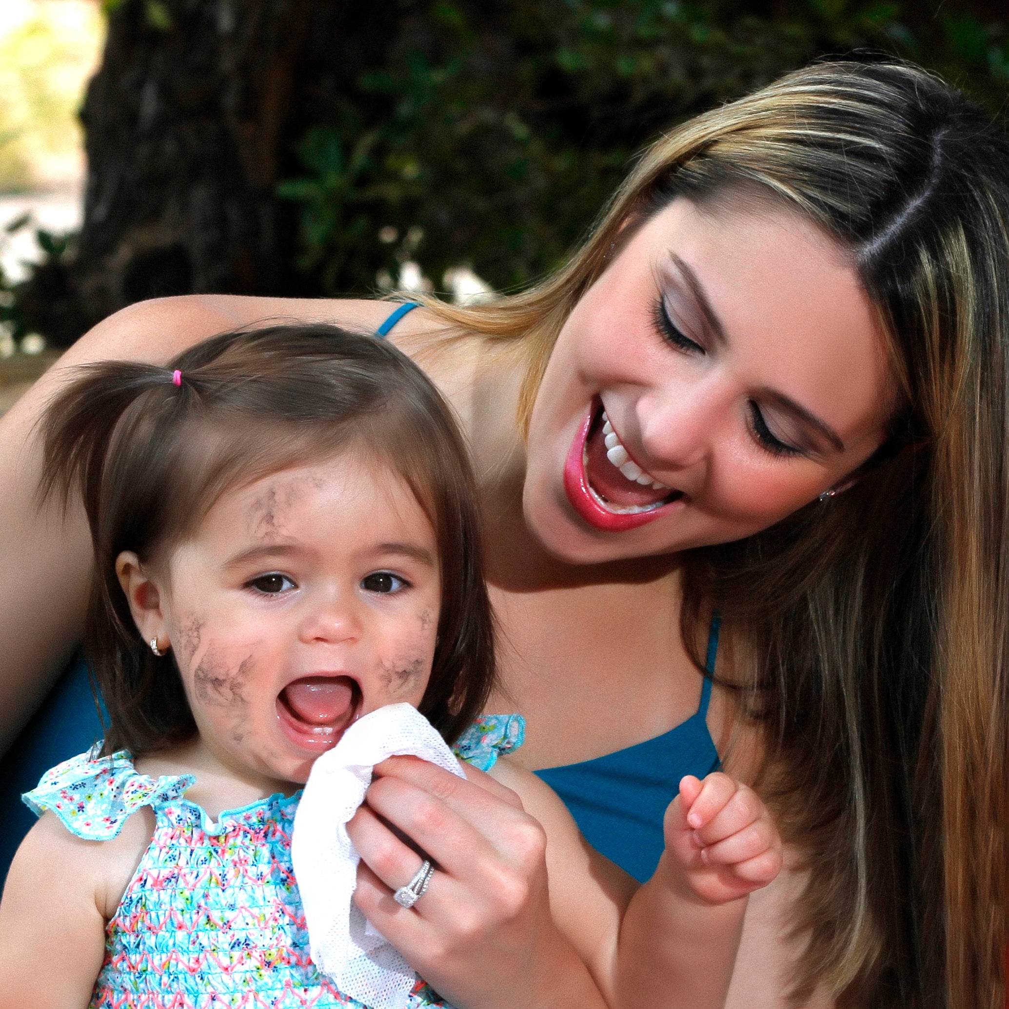 Ezywipe 100 Wrapped Expandable Wipes Reusable Coin Tissue Towel for Travel, Camping, Hiking, Makeup Remover, Hand Wipes Super Absorbent Hypoallergenic